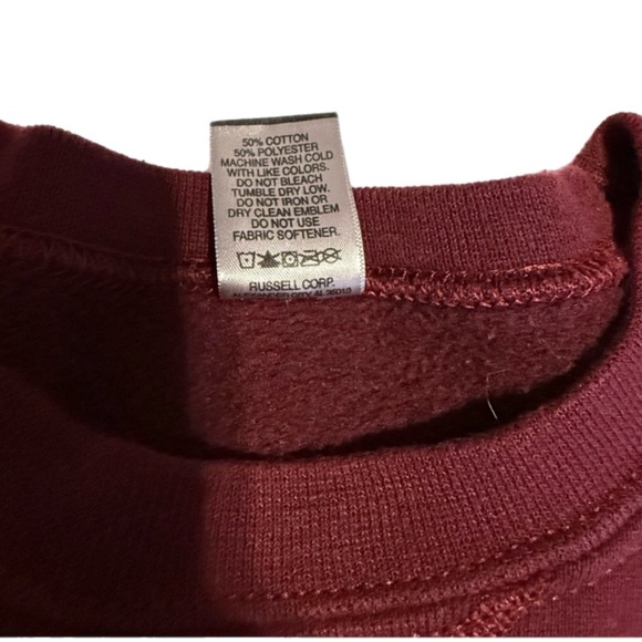 VINTAGE Men's Burgundy Russell Athletic Crewneck Sweatshirt - Picture 6 of 6